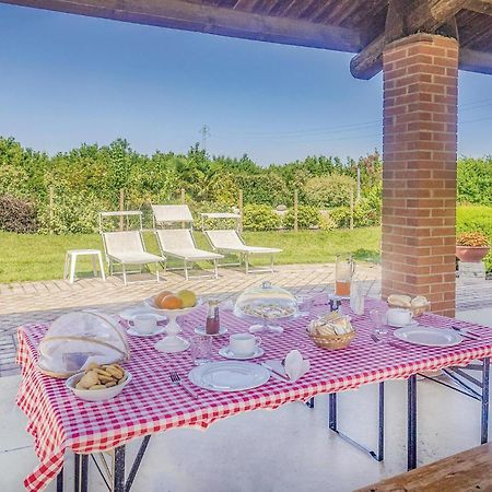 Awesome Home In Ariano Nel Polesine With Kitchen San Basilio Bagian luar foto