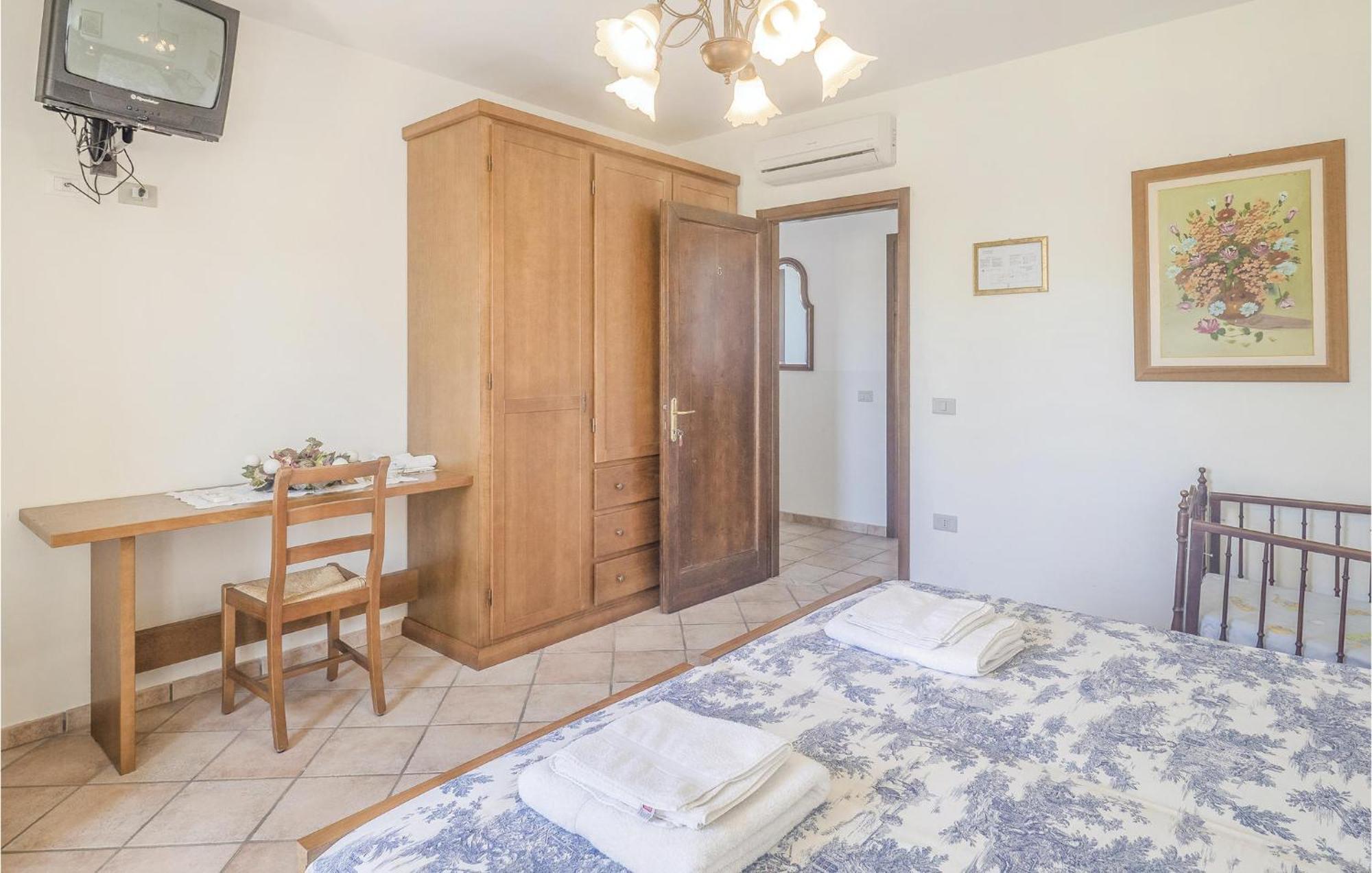 Awesome Home In Ariano Nel Polesine With Kitchen San Basilio Bagian luar foto