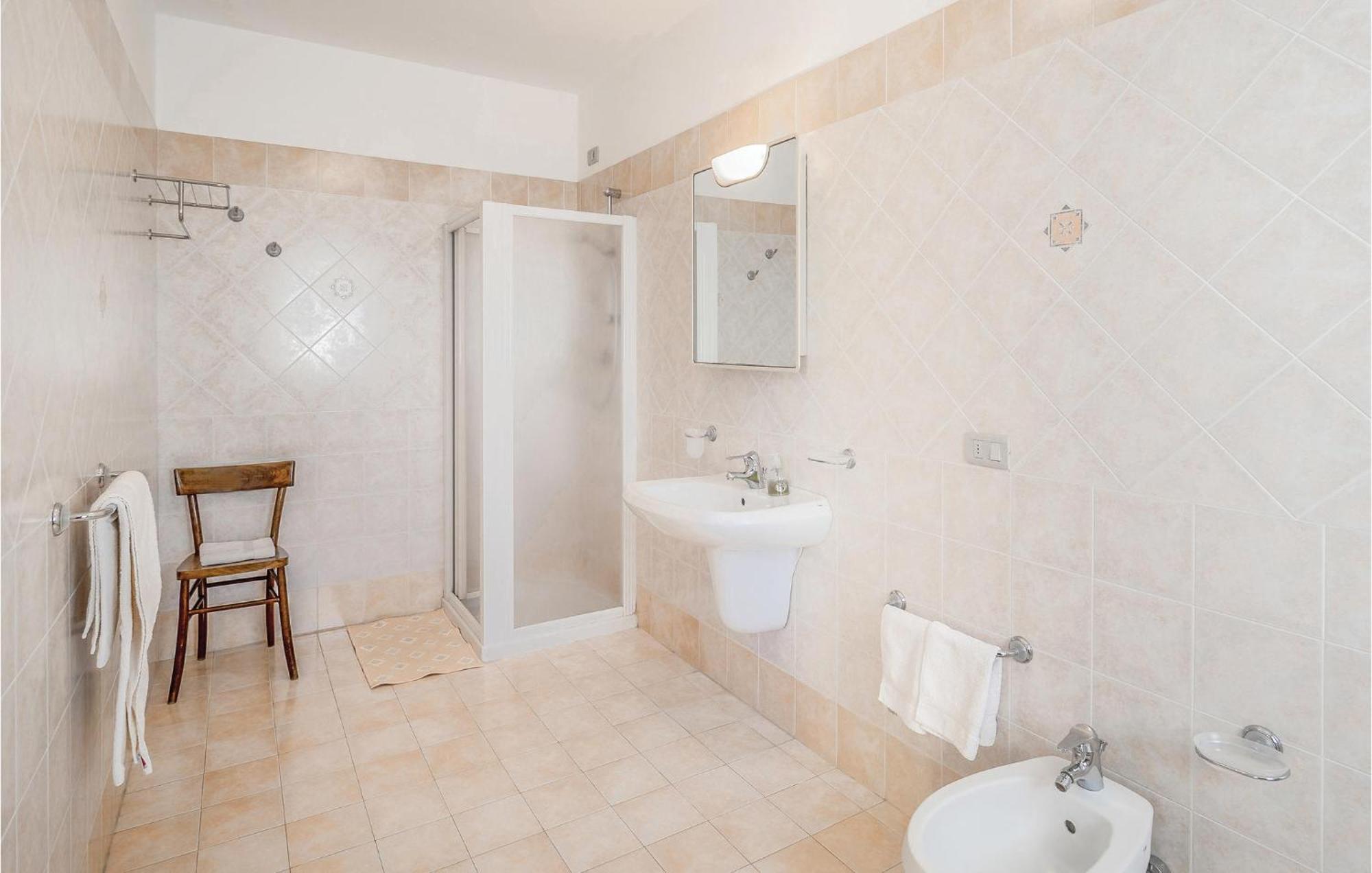 Awesome Home In Ariano Nel Polesine With Kitchen San Basilio Bagian luar foto