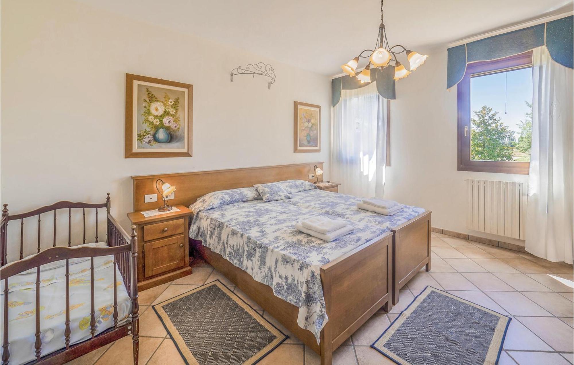 Awesome Home In Ariano Nel Polesine With Kitchen San Basilio Bagian luar foto