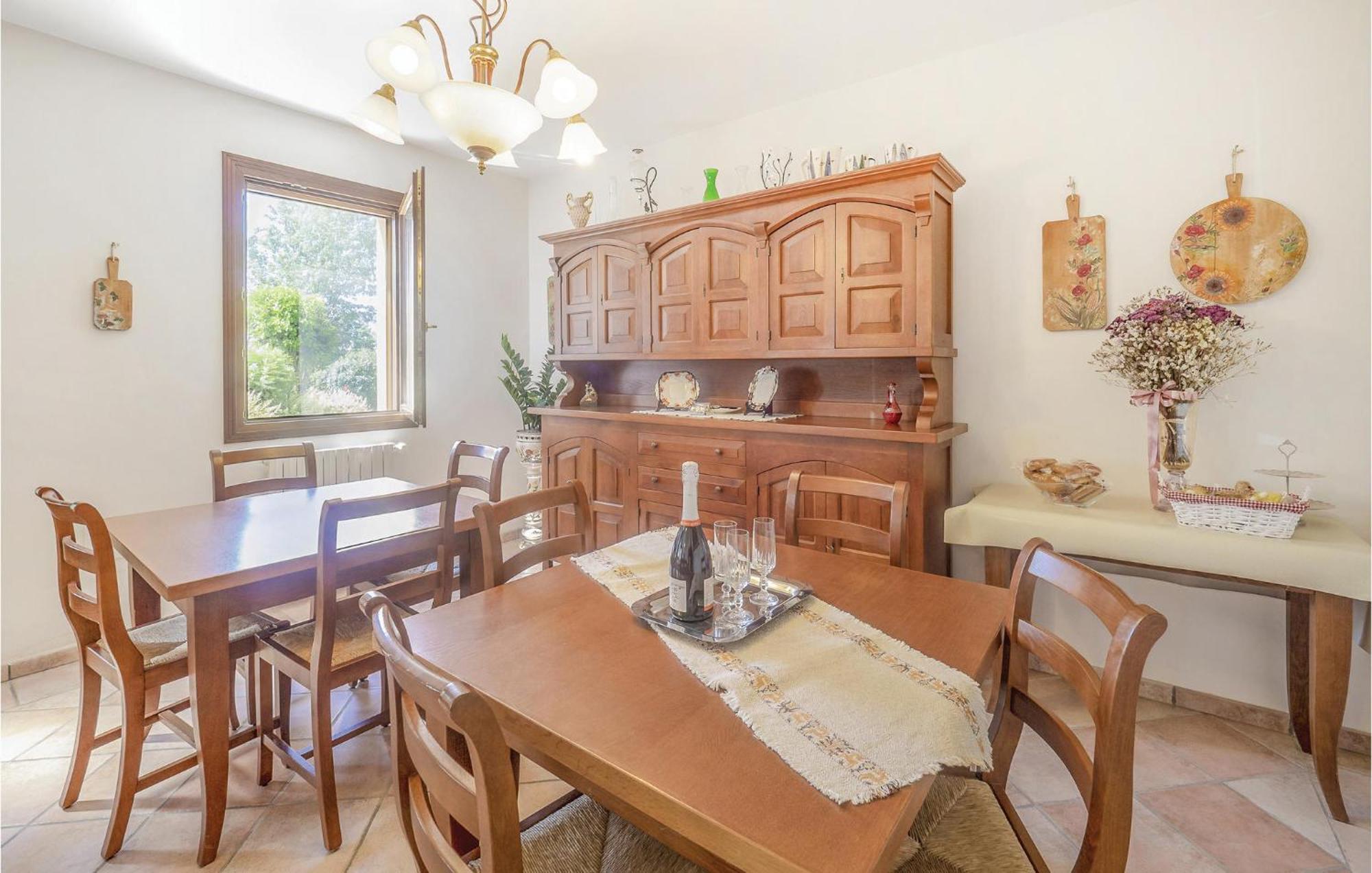 Awesome Home In Ariano Nel Polesine With Kitchen San Basilio Bagian luar foto