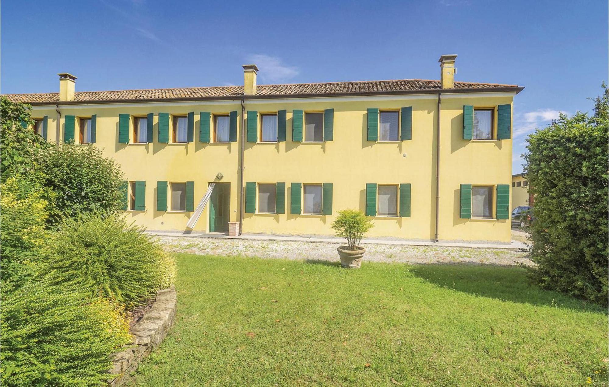 Awesome Home In Ariano Nel Polesine With Kitchen San Basilio Bagian luar foto