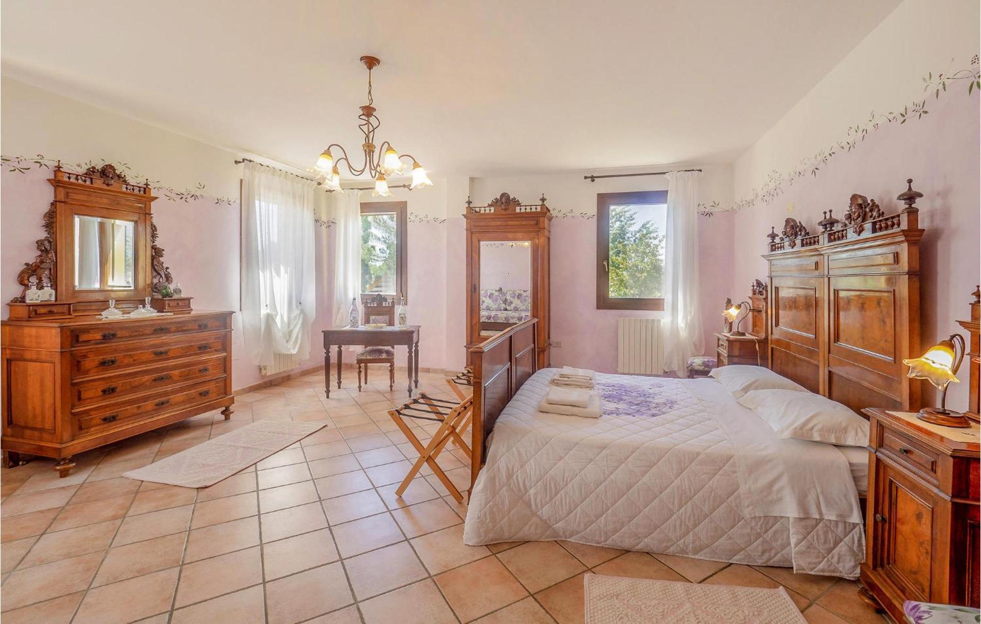 Awesome Home In Ariano Nel Polesine With Kitchen San Basilio Bagian luar foto